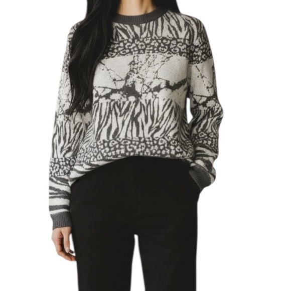 chico’s The Weekend Sweater Size 1 - Picture 1 of 7